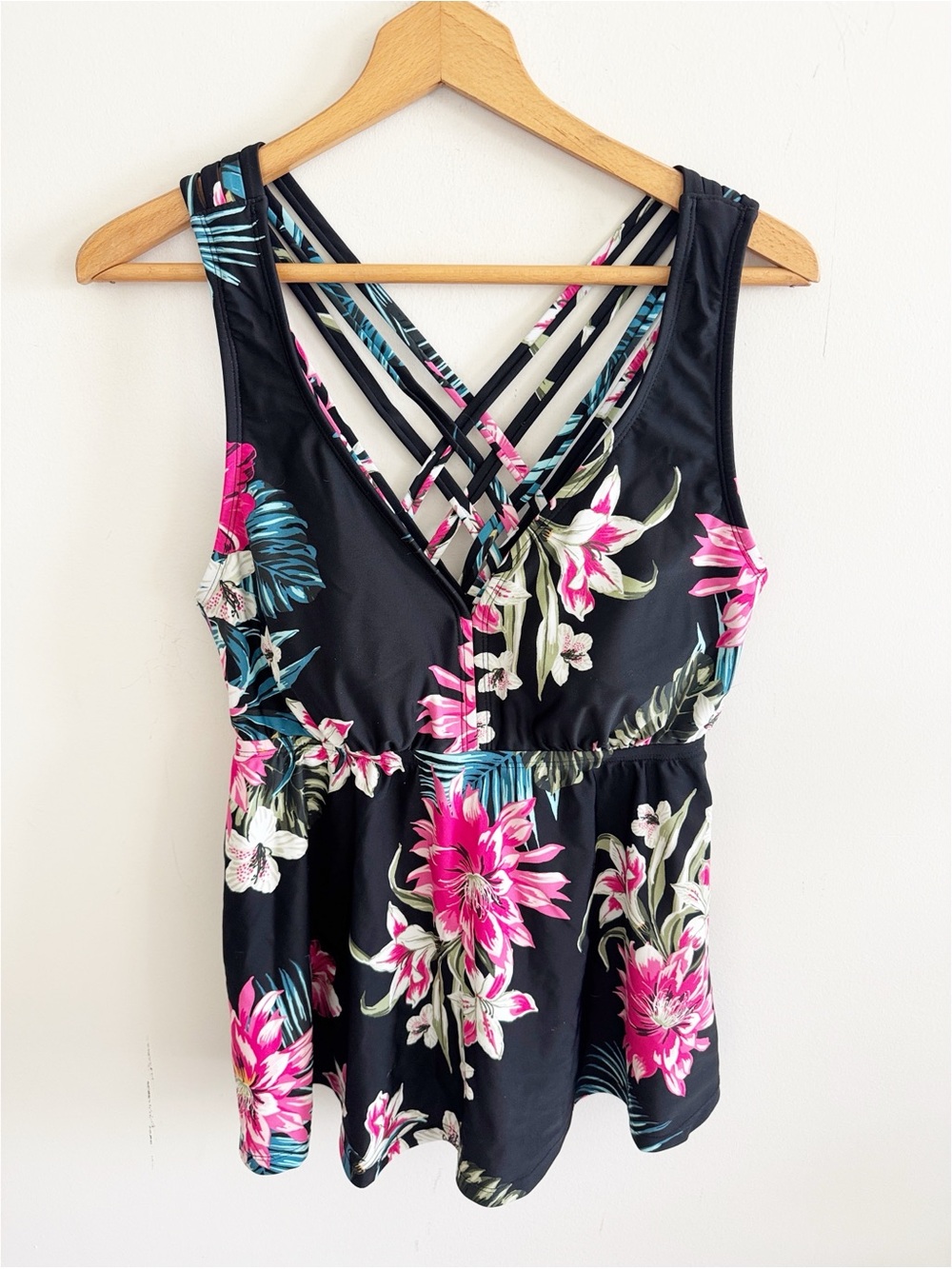 Kona soul black pink floral strappy Racerback peplum tankini swim top size 16W
